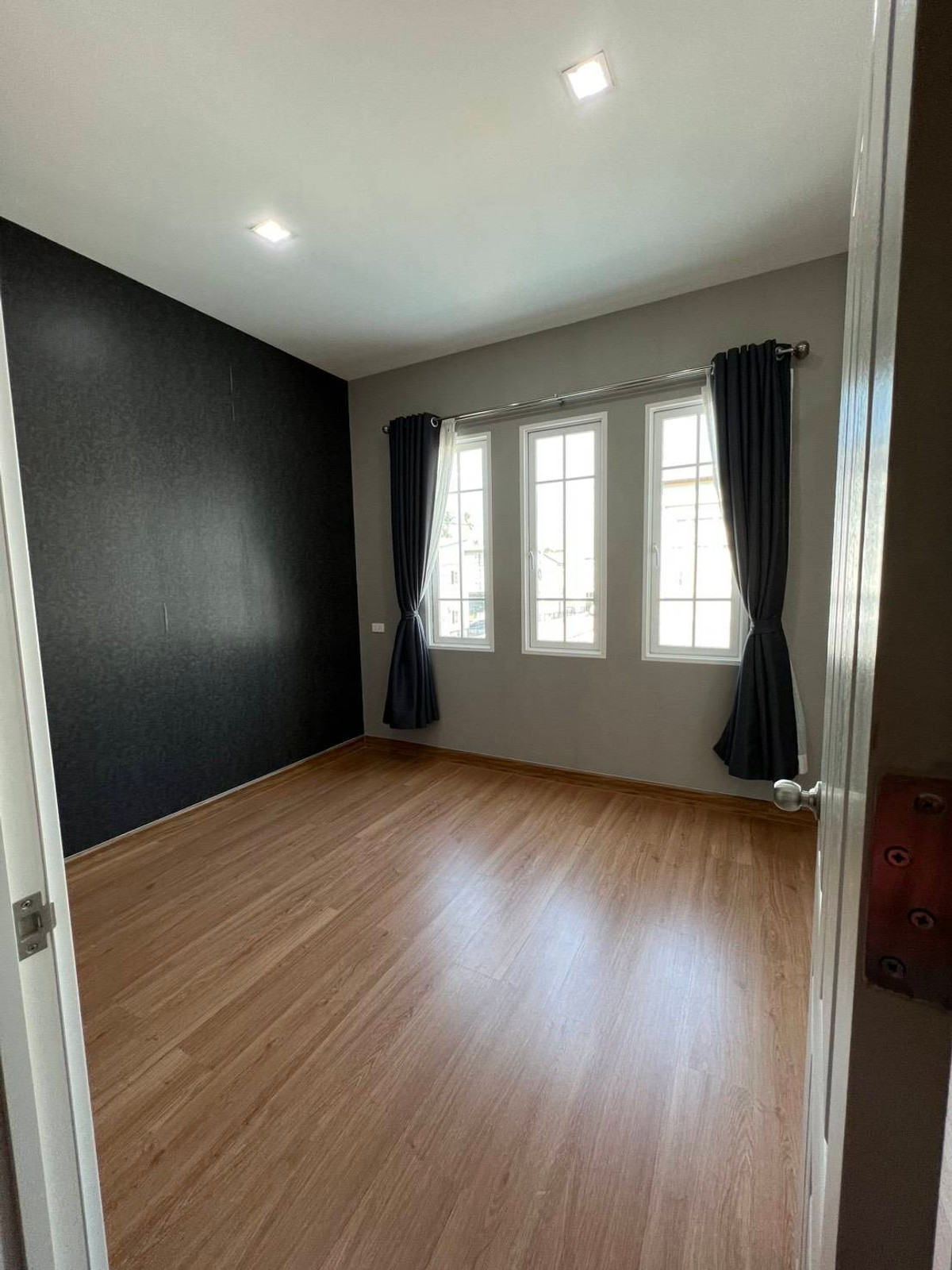 ขายทาวน์โฮมท่าพระ ตลาดพลู วุฒากาศ : โกลเด้น ทาวน์ สาทร - กัลปพฤกษ์ / 3 ห้องนอน (ขาย), Golden Town Sathorn - Kanlapaphruek / 3 Bedrooms (FOR SALE) BALL292