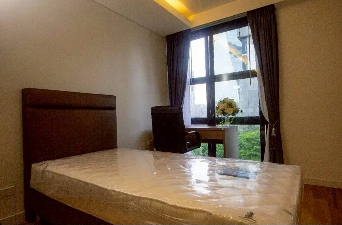 For RentCondoSukhumvit, Asoke, Thonglor : Condo Mode Sukhumvit 61, convenient travel, near BTS, there is a shuttle, quiet location, beautiful room, fully furnished, ready to move in.