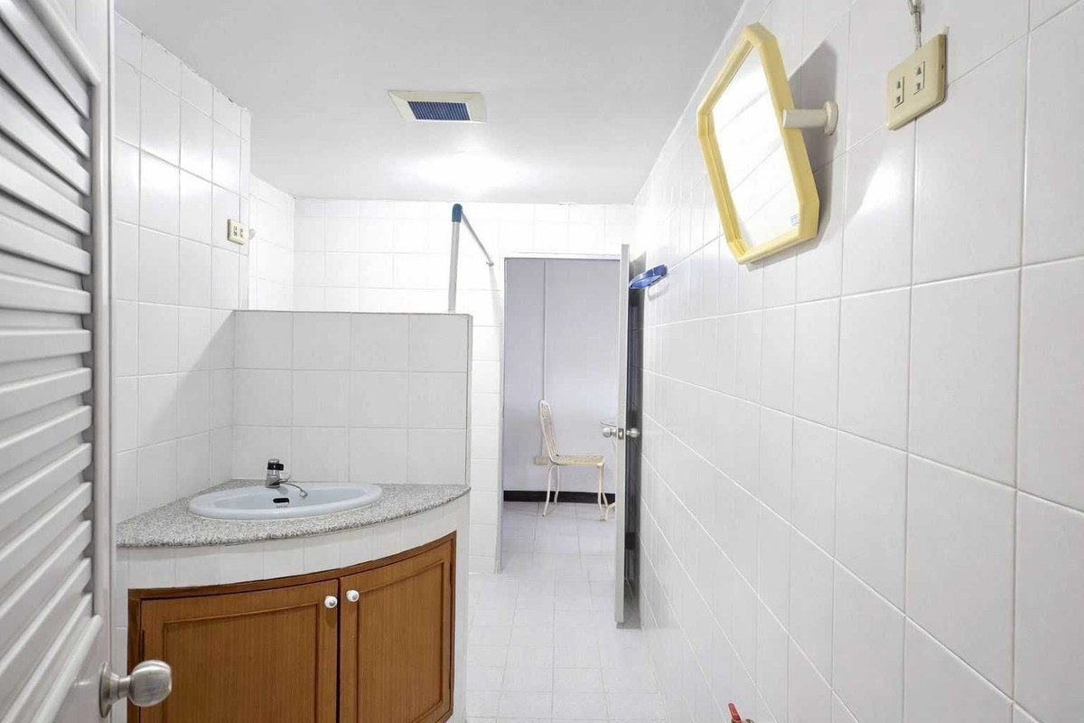 ขายคอนโดเชียงใหม่ : ขายด่วน! คอนโดห้องใหญ่พิเศษ 61 ตร.ม. ใกล้ รพ.ลานนา