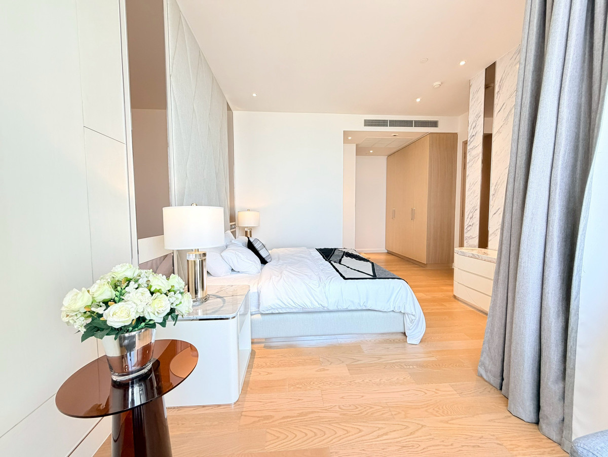 For RentCondoWongwianyai, Charoennakor : Super luxury condo for rent near BTS Charoen Nakhon ✨ Magnolias Icon Siam ✨2 bedrooms, fully furnished, high floor, Chao Phraya River view.