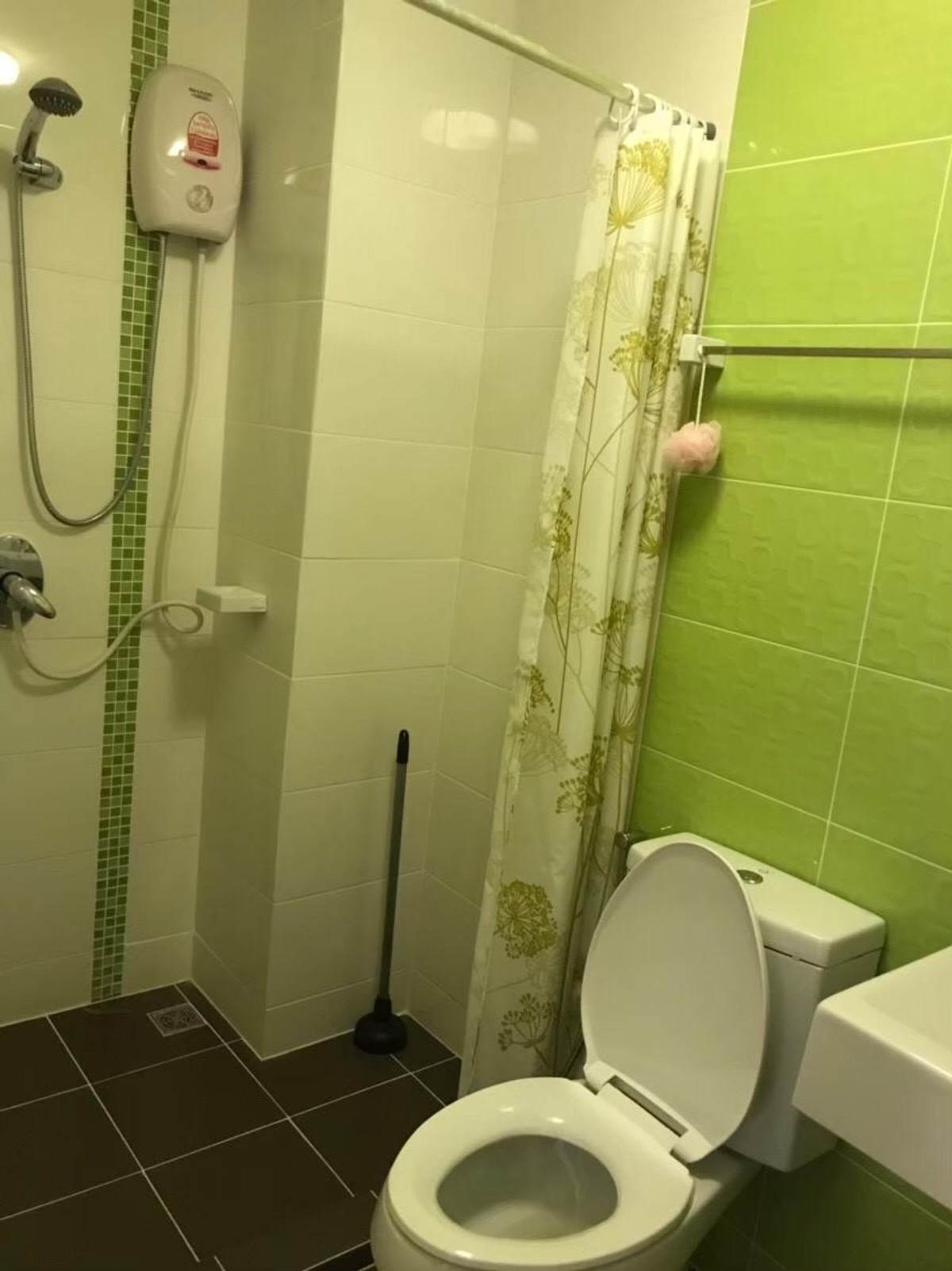 ขายคอนโดพัทยา บางแสน ชลบุรี สัตหีบ : Condo for Sale condo The Trust Central Pattaya (S03-0655)