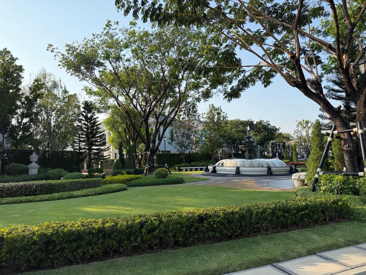 ให้เช่าบ้านบางนา แบริ่ง ลาซาล : ให้เช่าบ้านเดี่ยวหรู เศรษฐสิริ บางนา กม.10 บ้านเดี่ยวดีไซน์โมเดิร์น เรียบหรู ฟังก์ชันลงตัว เหมาะสำหรับครอบครัวที่ต้องการความเป็นส่วนตัวในโครงการระดับพรีเมียม