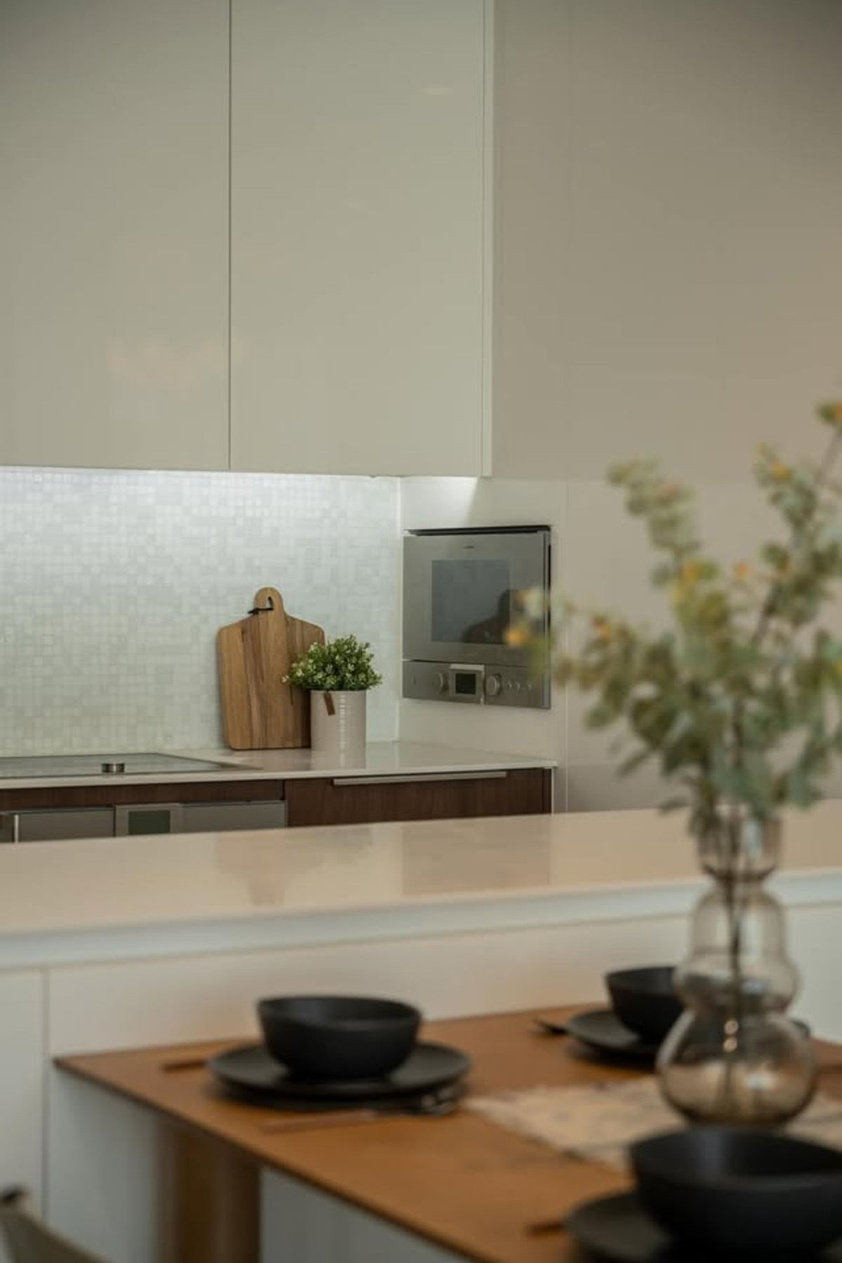 For RentCondoWitthayu, Chidlom, Langsuan, Ploenchit : (Co-Agent Com 80%) Condo for rent 185 Rajadamri Monthly 84,000 thb.