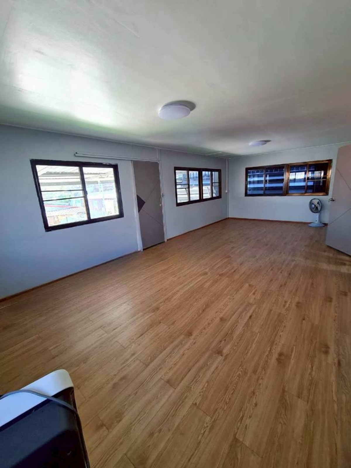 ขายบ้านสมุทรปราการ สำโรง :  ขายบ้านเดี่ยว 2 ชั้น พร้อมที่ดิน 150 ตรว. ตำบลคลองด่าน อำเภอบางบ่อ จังหวัดสมุทรปราการ ราคา 6,900,000 บาท