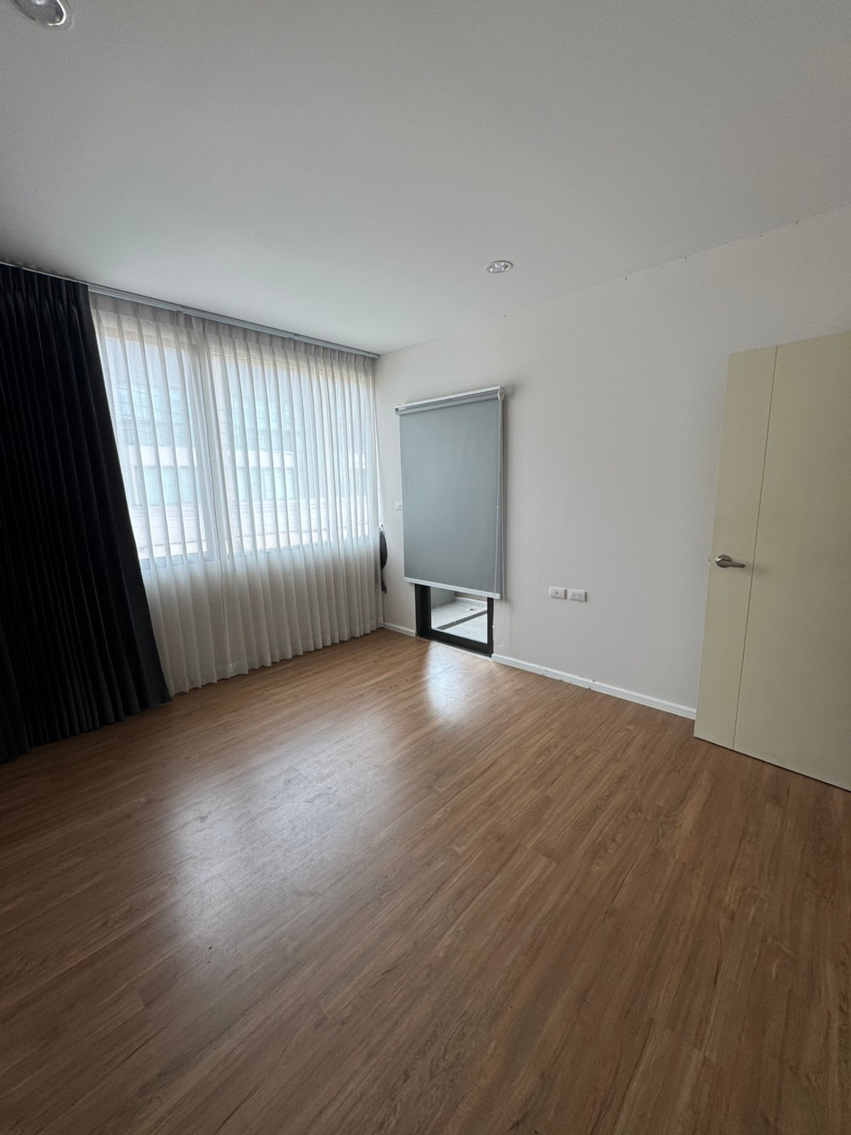 ให้เช่าทาวน์โฮมบางนา แบริ่ง ลาซาล : 🏠 ให้เช่าทาวน์โฮม 3 ชั้น โครงการบ้านกลางเมือง (บางนา-วงแหวน) เดือนละ 23000 บาท 🎉 ใกล้เมกา บางนา กิ่งแก้ว นิคมเจโม บ้านสวย เฟอร์นิเจอร์และเครื่องใช้ไฟฟ้าครบ พร้อมเข้าอยู่ ✅✅