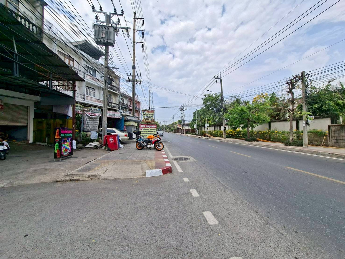 ขายที่ดินราษฎร์บูรณะ สุขสวัสดิ์ : ขายที่ดินถมแล้ว พร้อมสิ่งปลูกสร้าง พื้นที่เยอะ ซอยสุขสวัสดิ์ 70 ใกล้รถไฟฟ้า สถานีครุใน (N.2026)