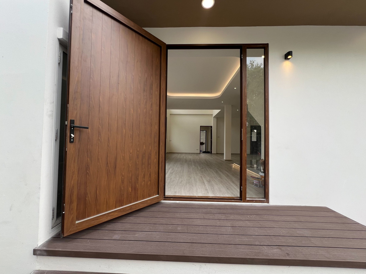 For SaleHouseSukhumvit, Asoke, Thonglor : Single house, Sukhumvit 71, corner house, 79 sq m, Pridi Banom 42, prime location, newly decorated.