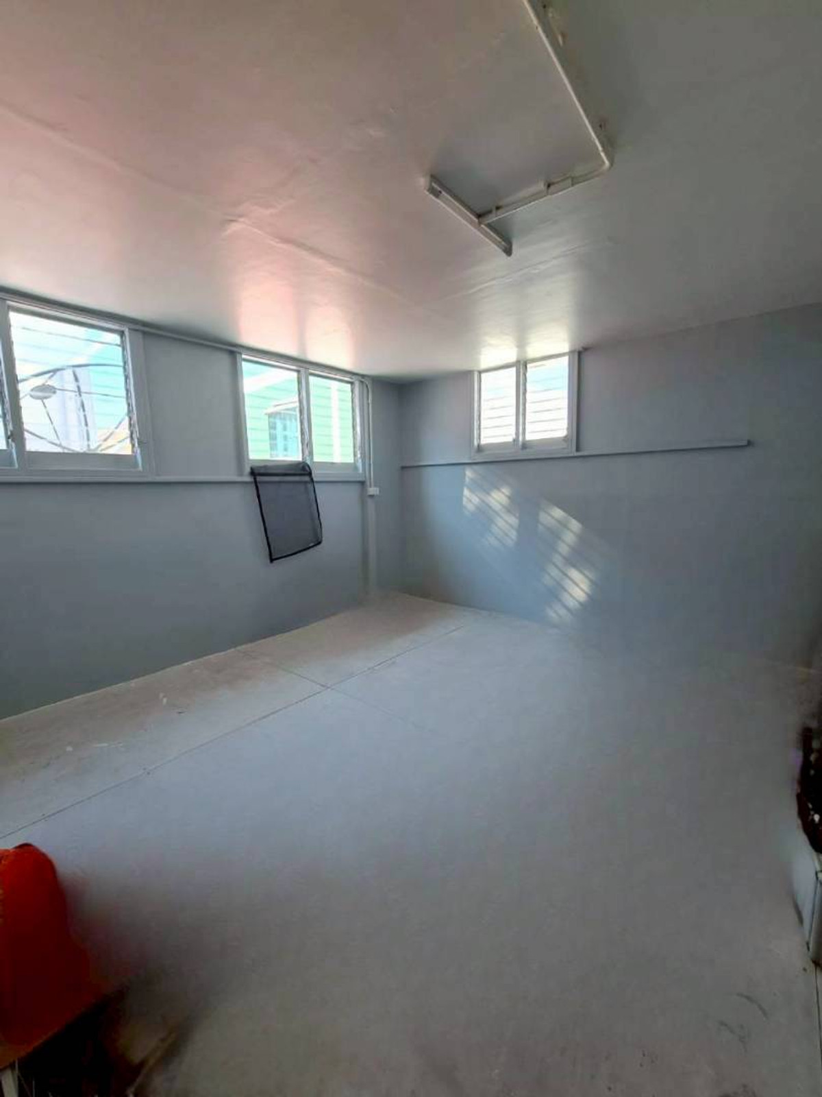 ขายบ้านสมุทรปราการ สำโรง :  ขายบ้านเดี่ยว 2 ชั้น พร้อมที่ดิน 150 ตรว. ตำบลคลองด่าน อำเภอบางบ่อ จังหวัดสมุทรปราการ ราคา 6,900,000 บาท