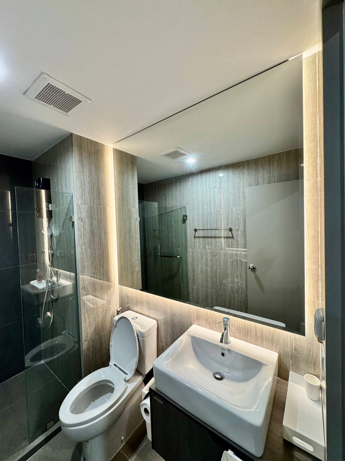 For RentCondoBang kae, Phetkasem : For Rent ✨ The Parkland Phetkasem 56 ✨ Fully furnished with appliances. Near MRT Phasi Charoen.