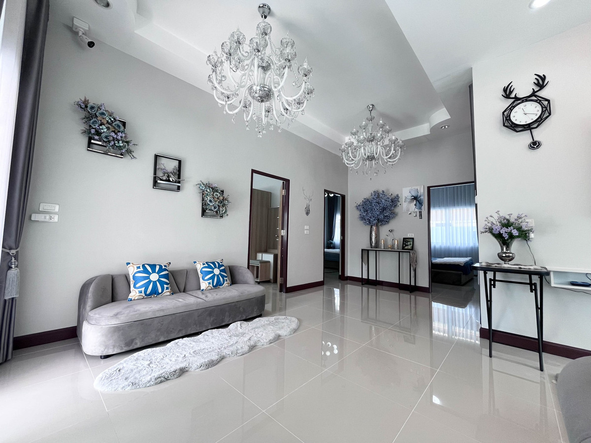 For SaleHousePattaya, Bangsaen, Chonburi : Moo Baan Pornthep Garden Ville 6 / 3 Bedrooms (FOR SALE) BEWN136