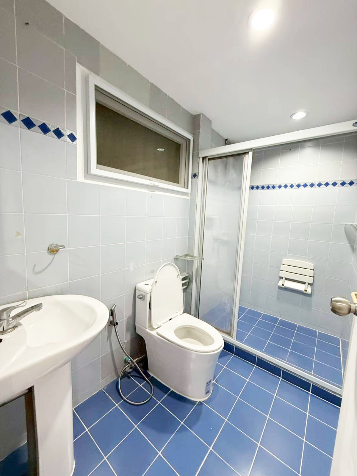 ให้เช่าบ้านบางนา แบริ่ง ลาซาล : ให้เช่า บ้านเดี่ยว 2 ชั้น ม.กฤตยา ใกล้สนามกอล์ฟซัมมิท วินด์มิลล์บ้านสวย พร้อมอยู่ ราคา 20,000 บาท