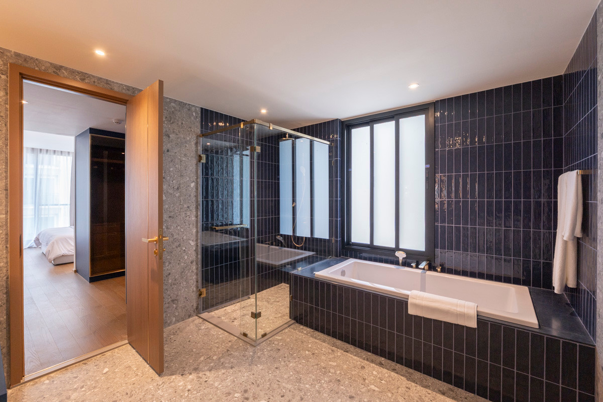 For RentCondoSukhumvit, Asoke, Thonglor : 🔥𝘽𝙚 𝙩𝙝𝙚 𝙛𝙞𝙧𝙨𝙩 𝙩𝙤 𝙧𝙚𝙣𝙩🔥 𝗩𝗜𝗔 𝟯𝟰Condo, large room Pets allowed🐾 Newest, near BTS Thonglor.