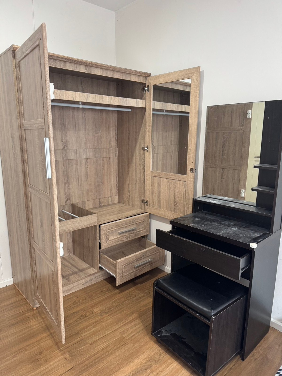 ให้เช่าทาวน์โฮมบางนา แบริ่ง ลาซาล : 🏠 ให้เช่าทาวน์โฮม 3 ชั้น โครงการบ้านกลางเมือง (บางนา-วงแหวน) เดือนละ 23000 บาท 🎉 ใกล้เมกา บางนา กิ่งแก้ว นิคมเจโม บ้านสวย เฟอร์นิเจอร์และเครื่องใช้ไฟฟ้าครบ พร้อมเข้าอยู่ ✅✅