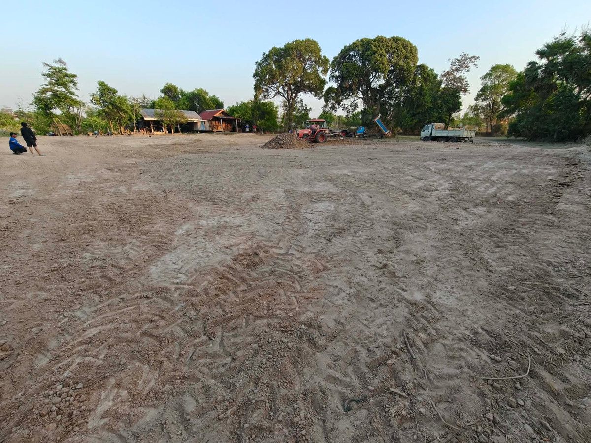 ขายที่ดินอุบลราชธานี : ขายที่ดินถมแล้ว อุบลราชธานี เพียง 1.5 ลบ. ฟรีโอน ราคาดีมาก เหมาะซื้อเก็บหรือสร้างบ้านทันที! (N.2028)