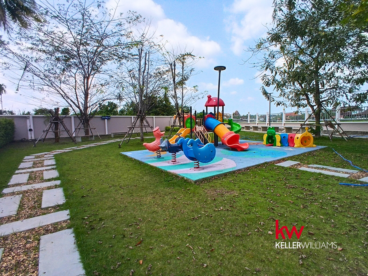 ขายมหาชัย สมุทรสาคร : [ขาย] บ้านแฝดอารมณ์บ้านเดี่ยว ริมแม่น้ำท่าจีน 🌿 หมู่บ้านณิชากร ท่าไม้ 1 (อิฐแดงทั้งหลัง) สภาพนางฟ้า 3 ปี พร้อมอยู่!