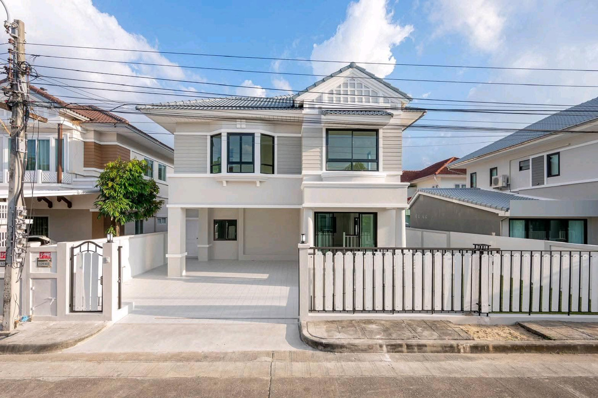 For SaleHouseNonthaburi, Bang Yai, Bangbuathong : 🔥Single house for sale, newly renovated Perfect Place Village, Sai Ma, area 59.8 sq m. House near the lake zone. Near Bang Rak Noi Tha It BTS station.