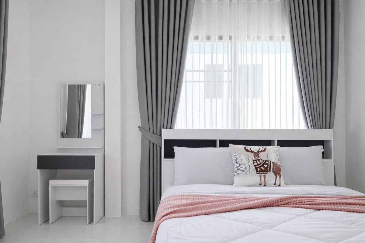 For SaleTownhomePattaya, Bangsaen, Chonburi : Moo Bam Ngam Charoen 2 / 3 Bedrooms (FOR SALE) BEWN132