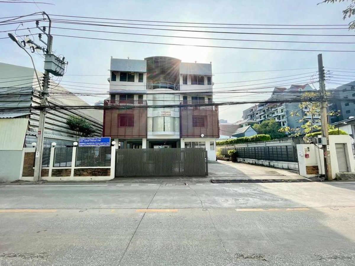 For RentOfficeBangna, Bearing, Lasalle : 5-story office for rent, Bangna, land size 217 square meters, Soi Bangna-Trad 30, Bangna Tai Subdistrict, Bangna District, Bangkok