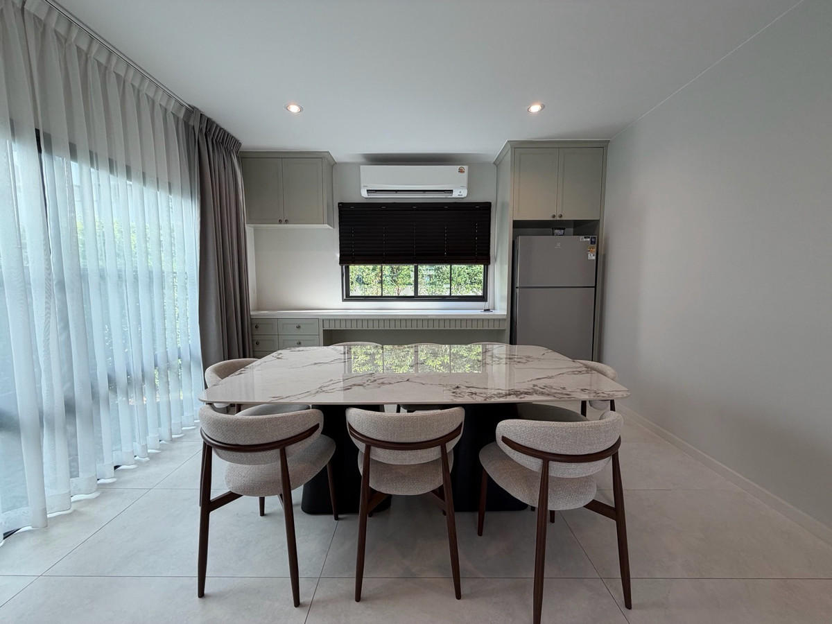 ให้เช่าบ้านบางนา แบริ่ง ลาซาล : ให้เช่าบ้านเดี่ยวหรู เศรษฐสิริ บางนา กม.10 บ้านเดี่ยวดีไซน์โมเดิร์น เรียบหรู ฟังก์ชันลงตัว เหมาะสำหรับครอบครัวที่ต้องการความเป็นส่วนตัวในโครงการระดับพรีเมียม