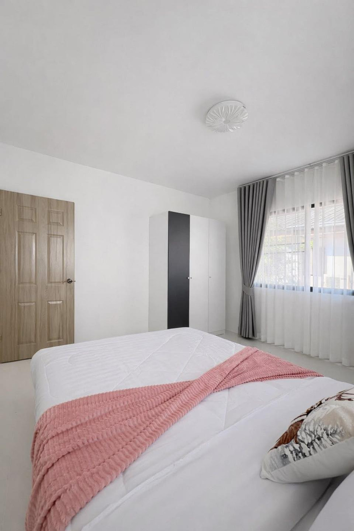 For SaleTownhomePattaya, Bangsaen, Chonburi : Moo Bam Ngam Charoen 2 / 3 Bedrooms (FOR SALE) BEWN132