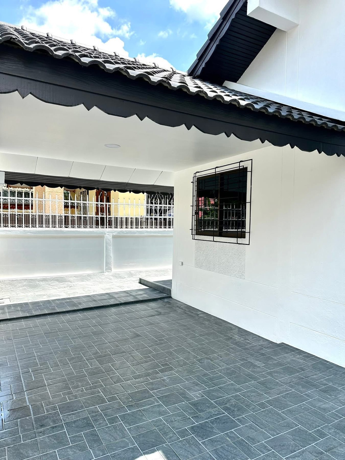 For SaleHousePattaya, Bangsaen, Chonburi : Paradise Hill 2 / 2 Bedrooms (For Sale), Paradise Hill 2 / 2 Bedrooms (FOR SALE) BEWN134