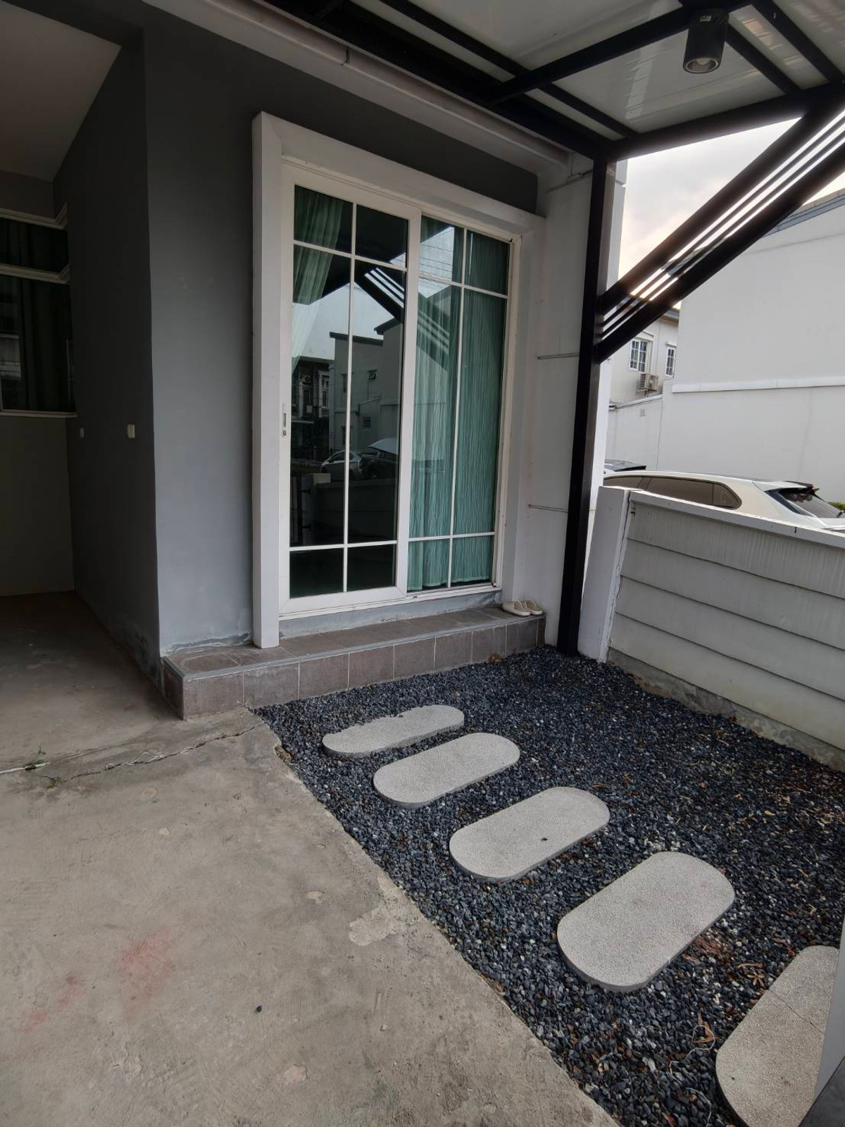 For RentTownhomeThaphra, Talat Phlu, Wutthakat : Golden Town Sathorn - Kanlapaphruek / 3 Bedrooms (FOR RENT) BALL292