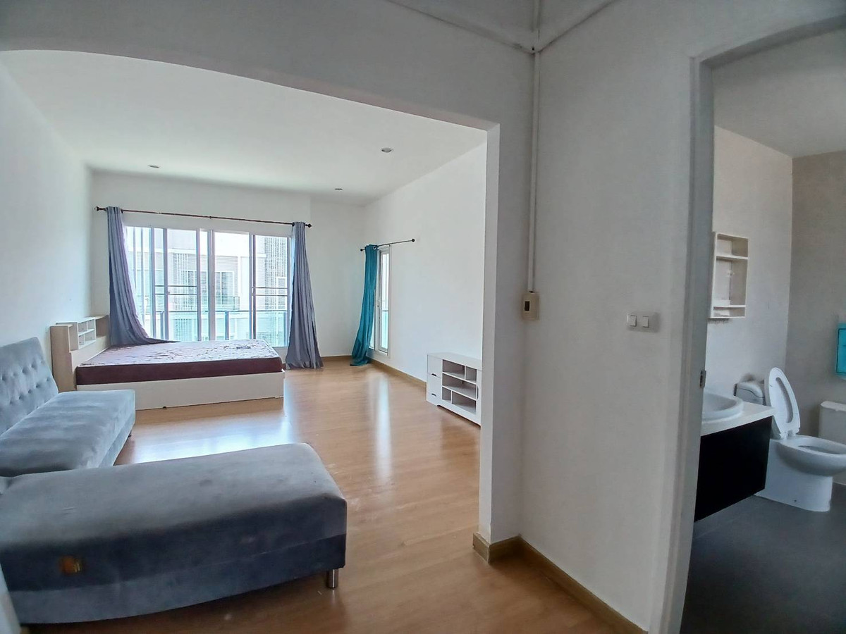 For RentTownhomePattanakan, Srinakarin : 3-story townhome for rent, Patio Village, Soi Phatthanakan 38, near APL Ramkhamhaeng (N.2024)