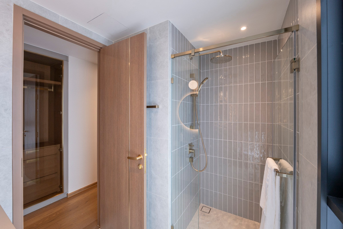 For RentCondoSukhumvit, Asoke, Thonglor : 🔥𝘽𝙚 𝙩𝙝𝙚 𝙛𝙞𝙧𝙨𝙩 𝙩𝙤 𝙧𝙚𝙣𝙩🔥 𝗩𝗜𝗔 𝟯𝟰 Condo, large room Pets allowed🐾 Newest, near BTS Thonglor.