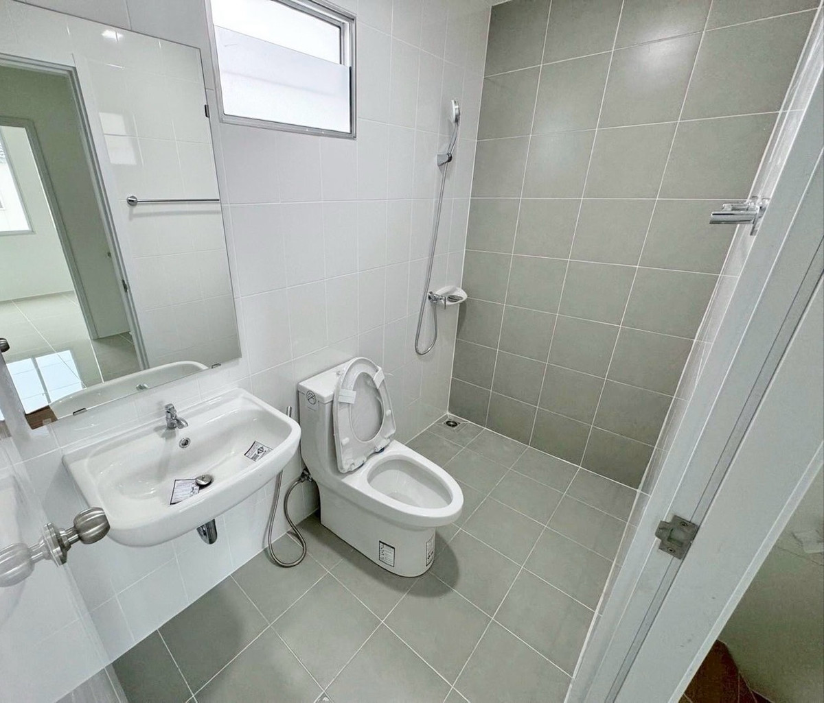 ให้เช่าทาวน์โฮมปทุมธานี รังสิต ธรรมศาสตร์ : ให้เช่าพฤกษาติวานนท์-รังสิต 2 วางประกันเพียง 1 เดือน 