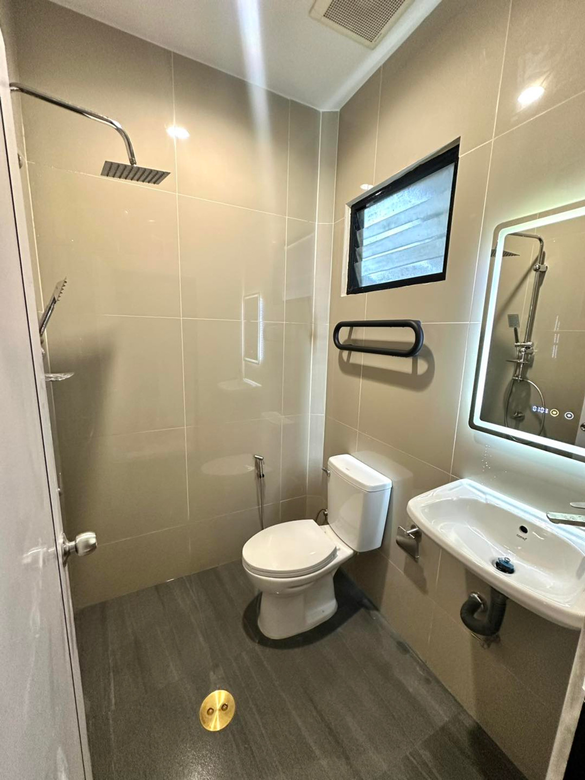 For SaleHousePattaya, Bangsaen, Chonburi : Pattaya Rungrueng / 3 Bedrooms (FOR SALE) BEWN135