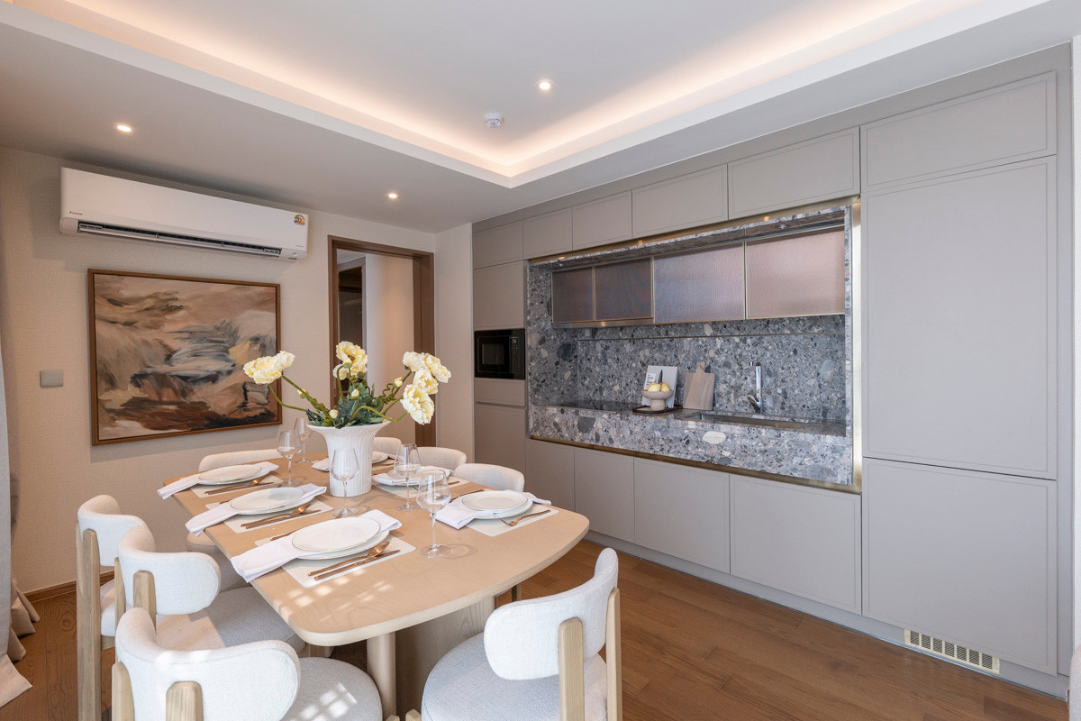 For RentCondoSukhumvit, Asoke, Thonglor : 🔥𝘽𝙚 𝙩𝙝𝙚 𝙛𝙞𝙧𝙨𝙩 𝙩𝙤 𝙧𝙚𝙣𝙩🔥 𝗩𝗜𝗔 𝟯𝟰 Condo, large room Pets allowed🐾 Newest, near BTS Thonglor.