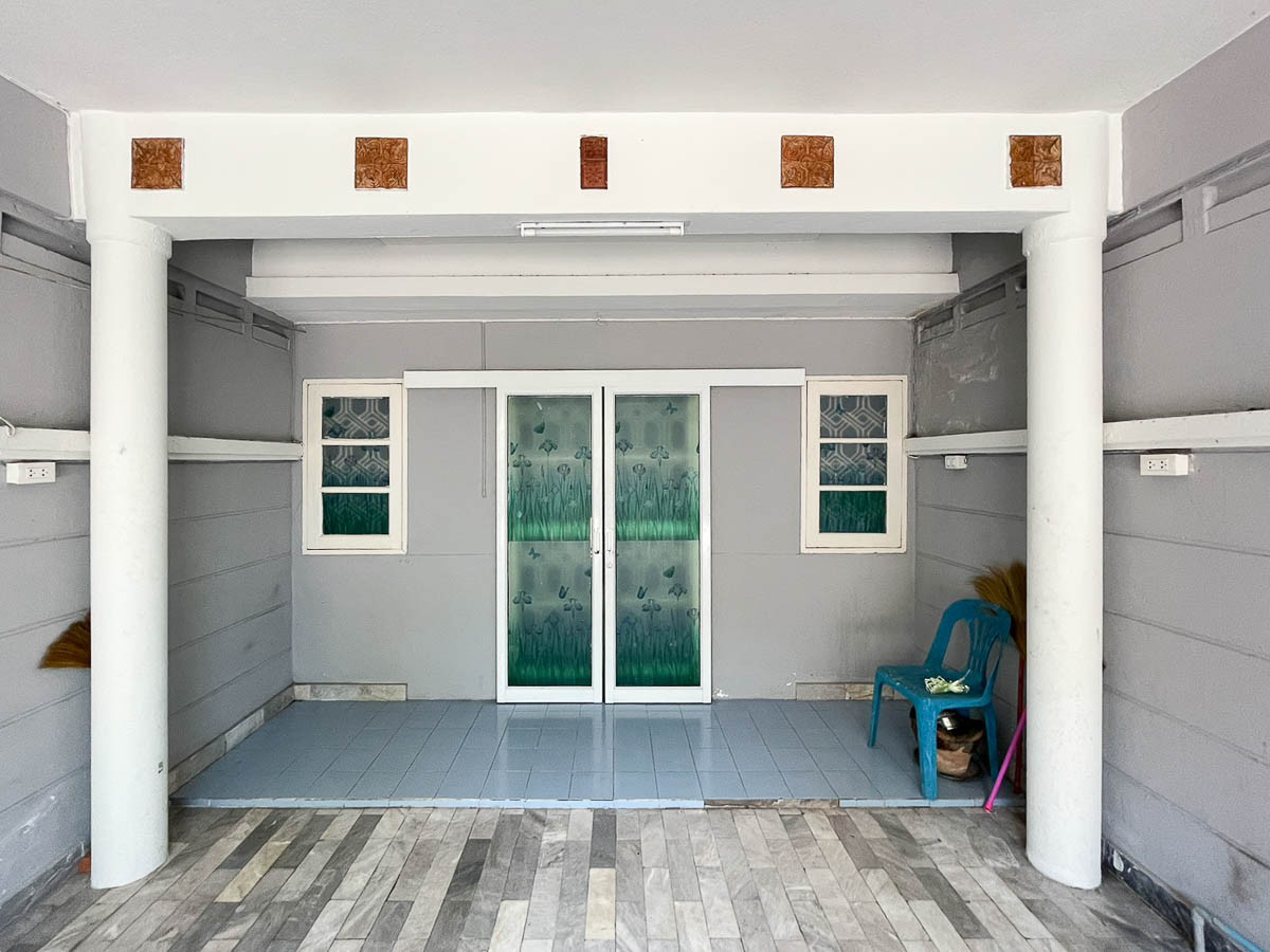 ขายทาวน์โฮมแจ้งวัฒนะ เมืองทอง : ขาย บ้าน Flowery Home ปากเกร็ด บ้านทาวน์เฮาส์ 2 ชั้น แบบ 2 ห้องนอน 17 ตรว 110 ตรม สภาพดี ใกล้ ติวานนท์ ศรีสมาน ดอนเมือง อิมแพ็ค เมืองทองธานี แจ้งวัฒนะ : EL26S-002