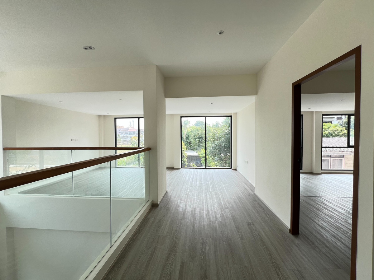 For SaleHouseSukhumvit, Asoke, Thonglor : Single house, Sukhumvit 71, corner house, 79 sq m, Pridi Banom 42, prime location, newly decorated.