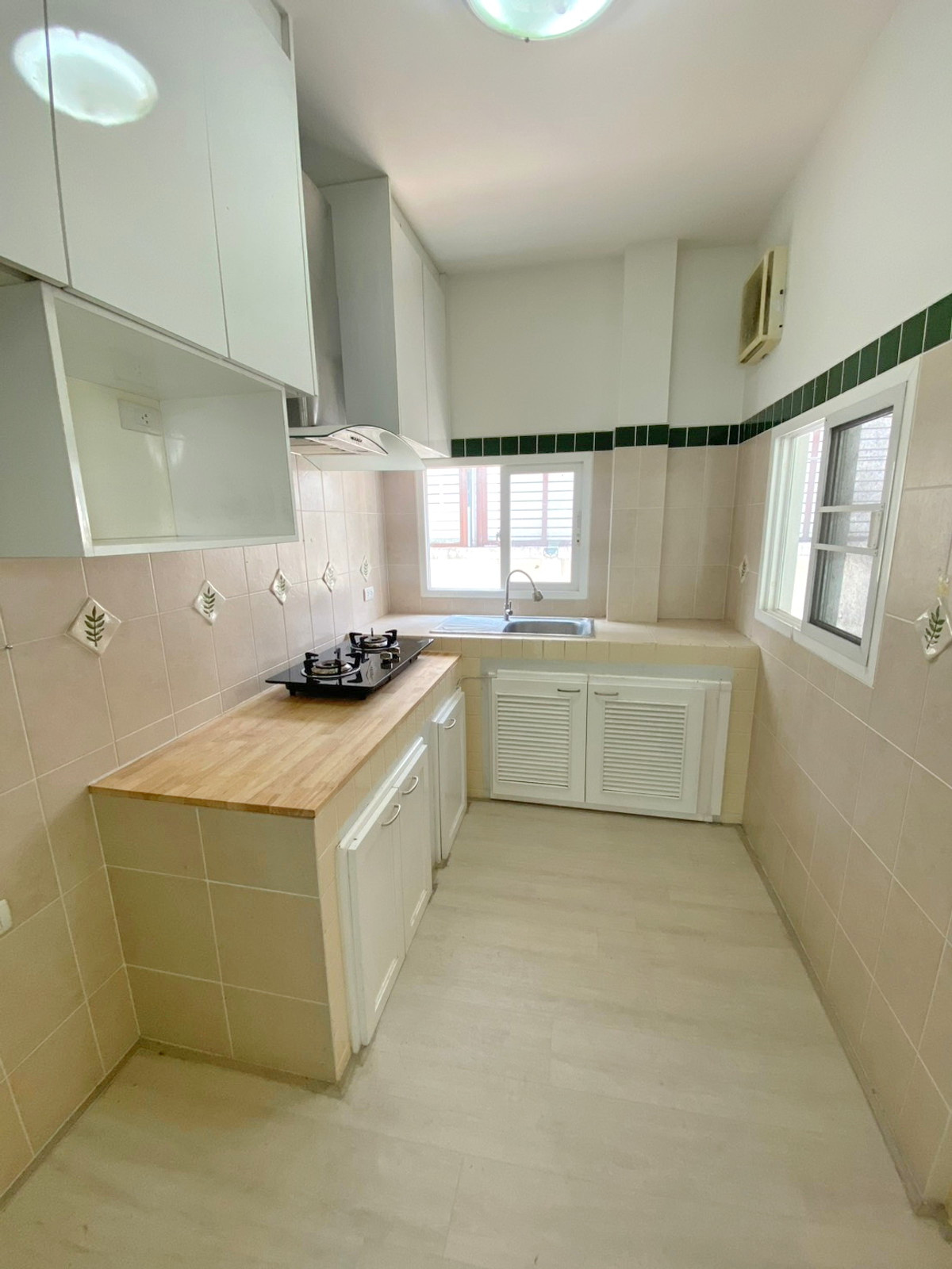 ให้เช่าบ้านนนทบุรี บางใหญ่ บางบัวทอง : ให้เช่า บ้านเดี่ยว เดอะ เซนโทร รัตนาธิเบศร์  ติดถนนบางกรวย-ไทรน้อย บางเลน บางใหญ่ ใกล้ MRT สถานีบางพลู :