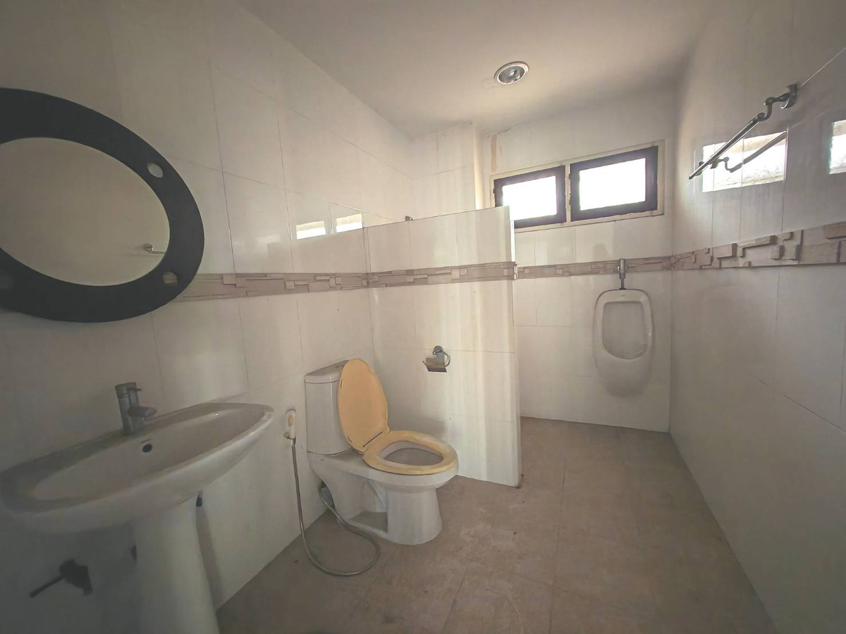 ขายบ้านรัชดา ห้วยขวาง : ขายด่วน!! บ้านเดี่ยว 2 ชั้น 126 ตรว. ทำเลทองย่านห้วยขวาง-รัชดา มีห้องใต้ดินขนาดใหญ่