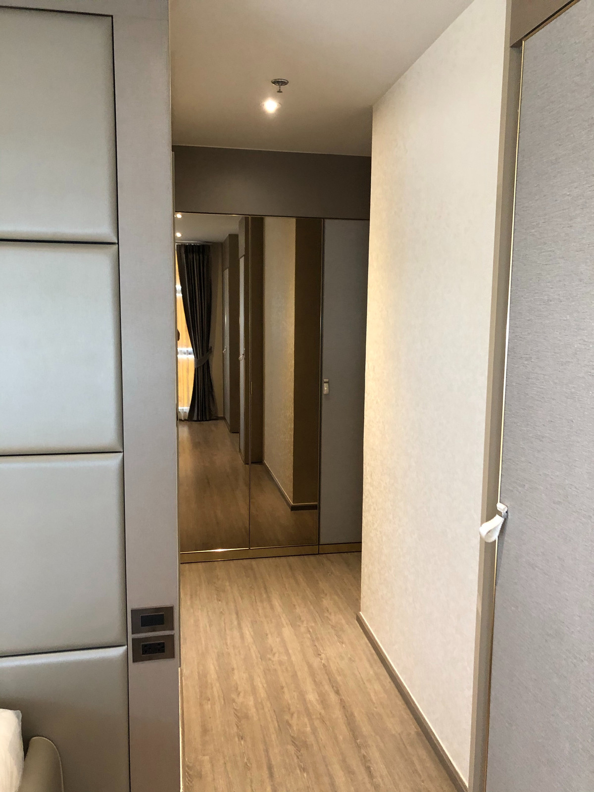 CondoSukhumvit, Asoke, Thonglor : Rhythm Ekkamai Condo, convenient travel, close to BTS, has a shuttle, fully furnished. Ready for sale and rent!!