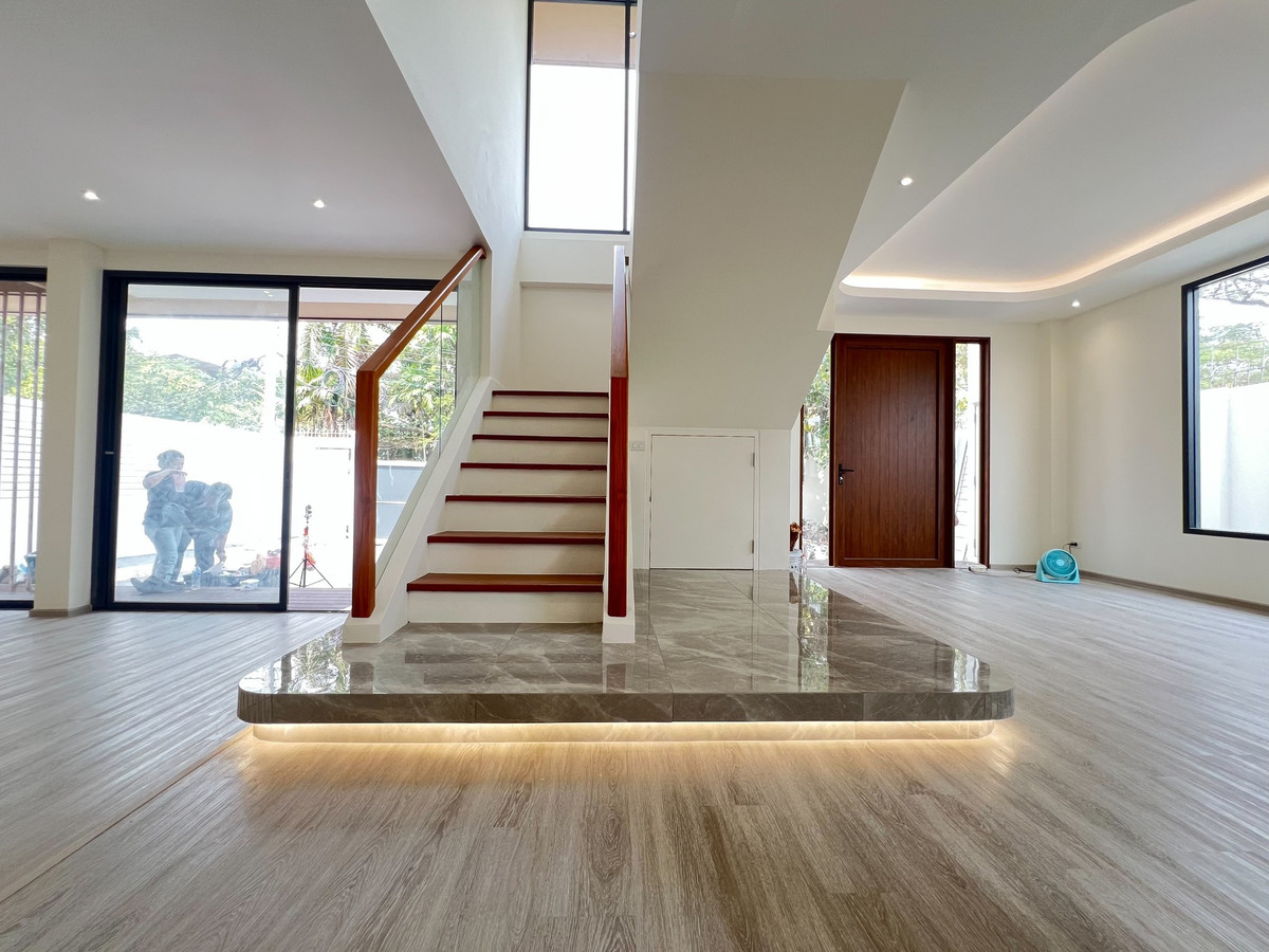 ขายบ้านสุขุมวิท อโศก ทองหล่อ : บ้านเดี่ยว สุขุมวิท 71 หลังมุม 79 ตร.ว. ปรีดีพนมย์42 ทำเลทอง ตกแต่งใหม่