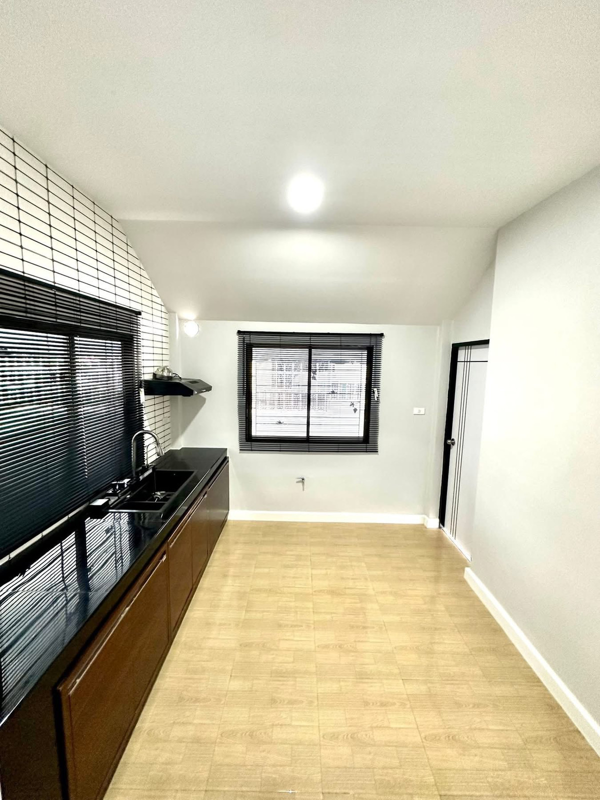 For SaleHousePattaya, Bangsaen, Chonburi : Paradise Hill 2 / 2 Bedrooms (For Sale), Paradise Hill 2 / 2 Bedrooms (FOR SALE) BEWN134