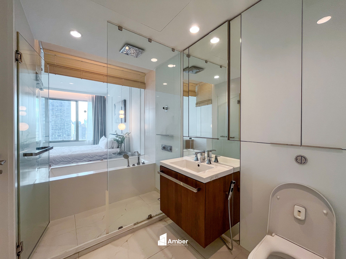 For RentCondoWitthayu, Chidlom, Langsuan, Ploenchit : (Co-Agent Com 80%) Condo for rent 185 Rajadamri Monthly 84,000 thb.