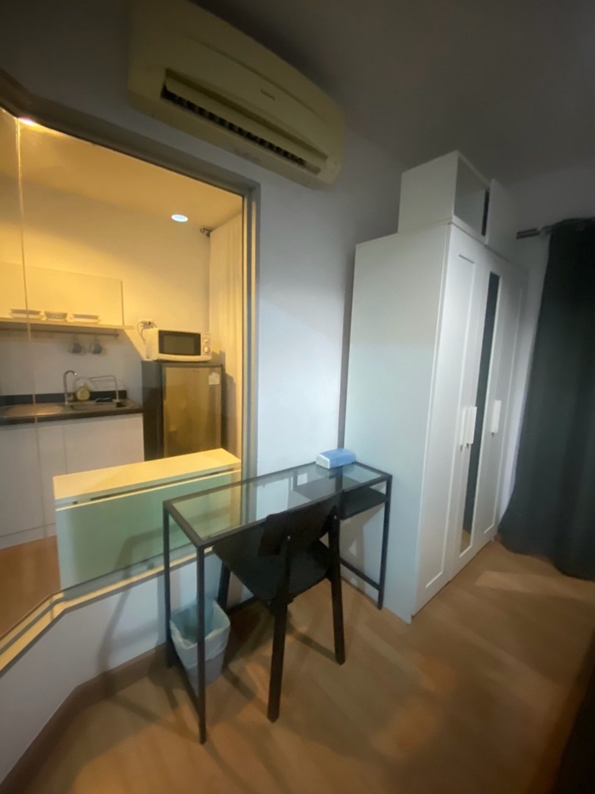For RentCondoKhlongtoei, Kluaynamthai : Urgent for rent: Aspire Sukhumvit - Rama 4 (Aspire Sukhumvit - Rama 4) If interested in negotiating the price, add Line @condo168 (with @ in front)