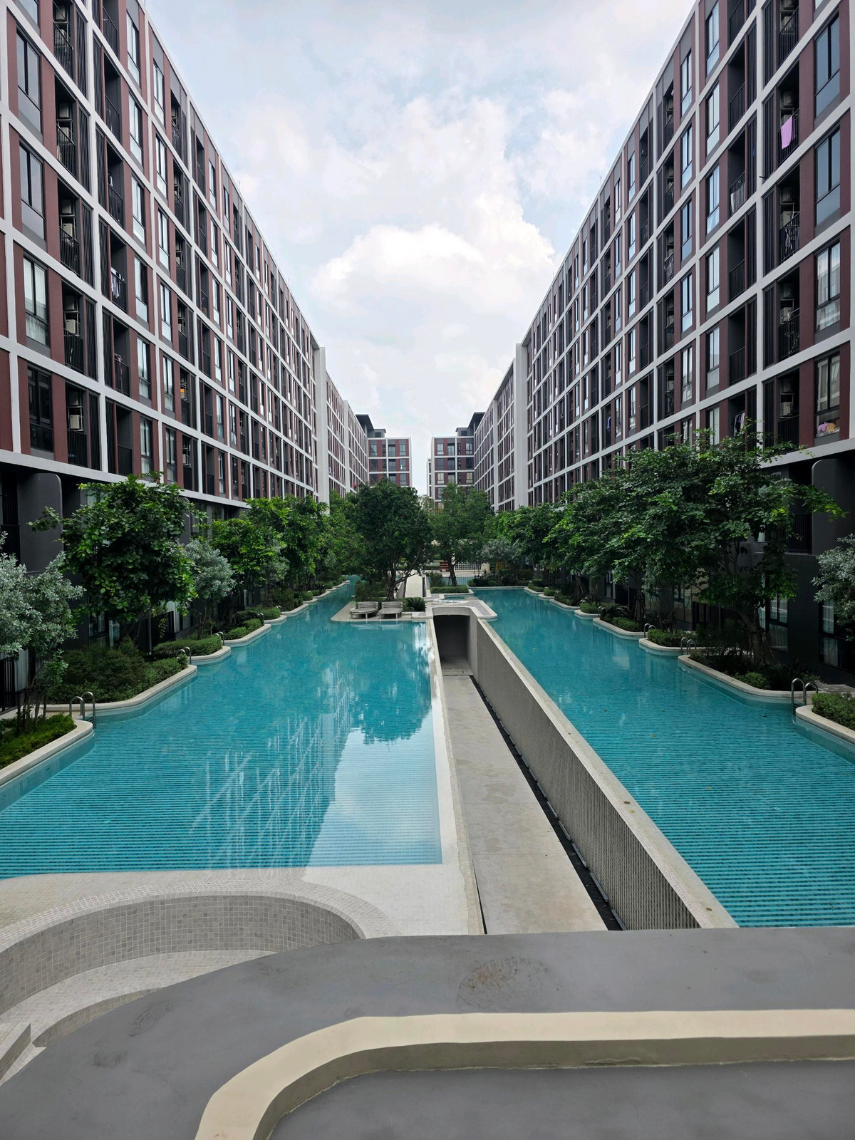 For RentCondoPathum Thani,Rangsit, Thammasat : Studio room for rent, New Core Khu Khot Station.