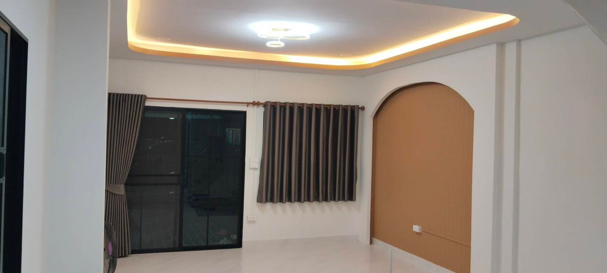 For RentTownhomeMin Buri, Romklao : House for rent near the BTS House for rent Ramintra Newly decorated throughout, 2 bedrooms, 2 bathrooms, 2 parking spaces, corner house.