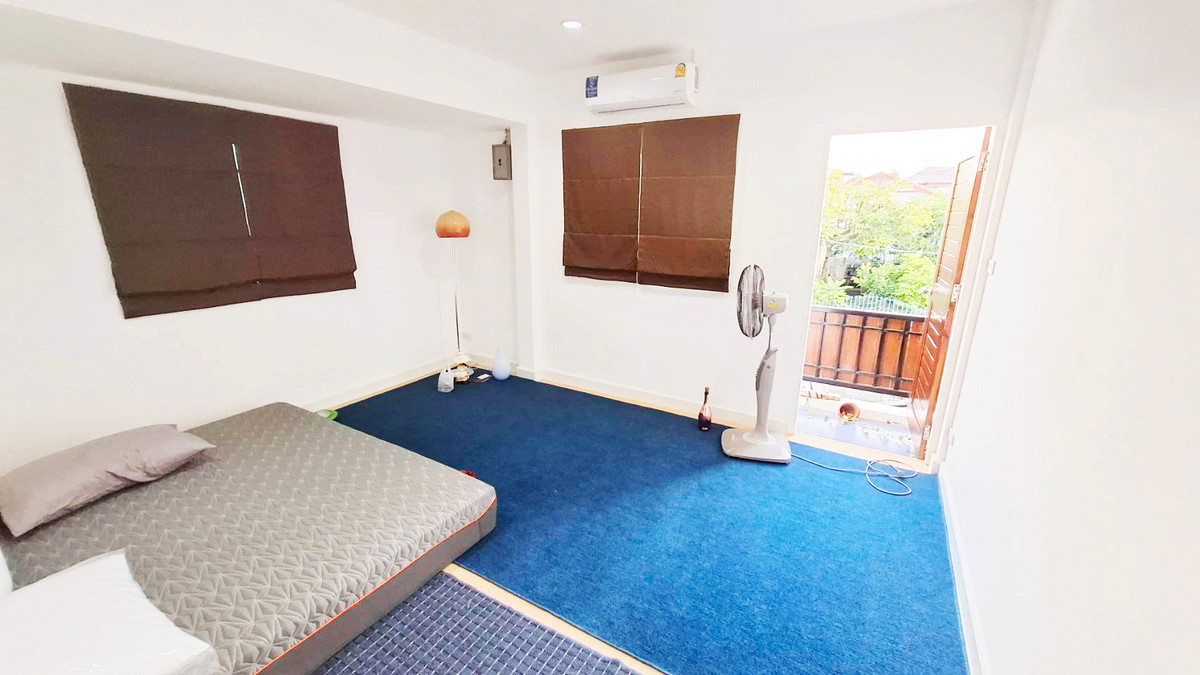 ให้เช่าบ้านบางนา แบริ่ง ลาซาล : ให้เช่า บ้านเดี่ยว 2 ชั้น ม.กฤตยา ใกล้สนามกอล์ฟซัมมิท วินด์มิลล์บ้านสวย พร้อมอยู่ ราคา 20,000 บาท