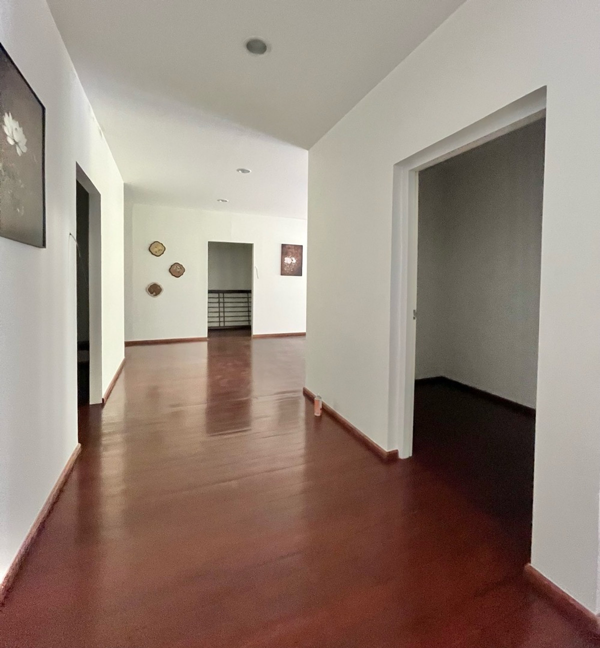 For RentRetail SpaceSukhumvit, Asoke, Thonglor : House for rent for business @ Pridi Banomyong, Sukhumvit, near Thonglor, Ekkamai, decorated, can be renovated, willing to accept tenants for 3+3 years, free decoration for 30 days.