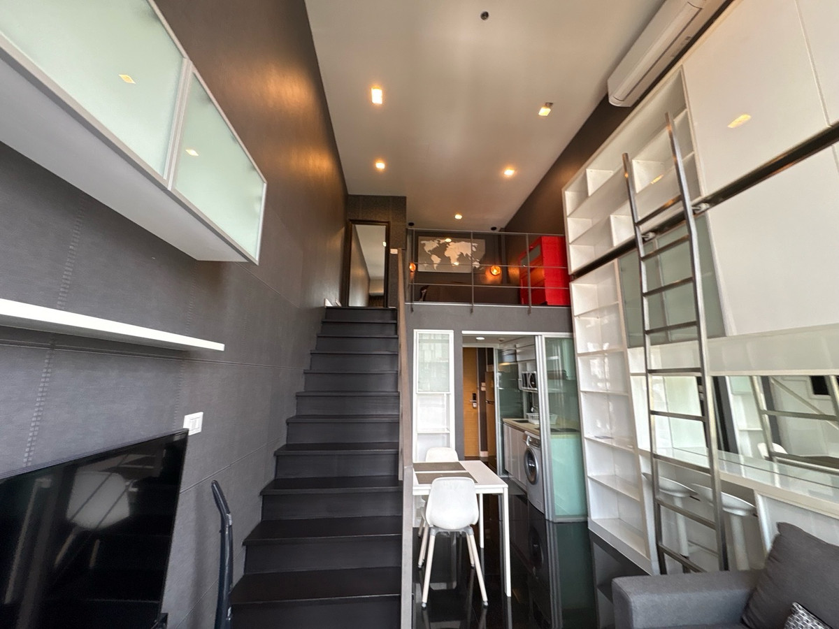 ให้เช่าคอนโดสุขุมวิท อโศก ทองหล่อ : 🐶Dog Friendly🐶Duplex 1BR🔥40sqm🔥Nice View🔥37,000/month🔥