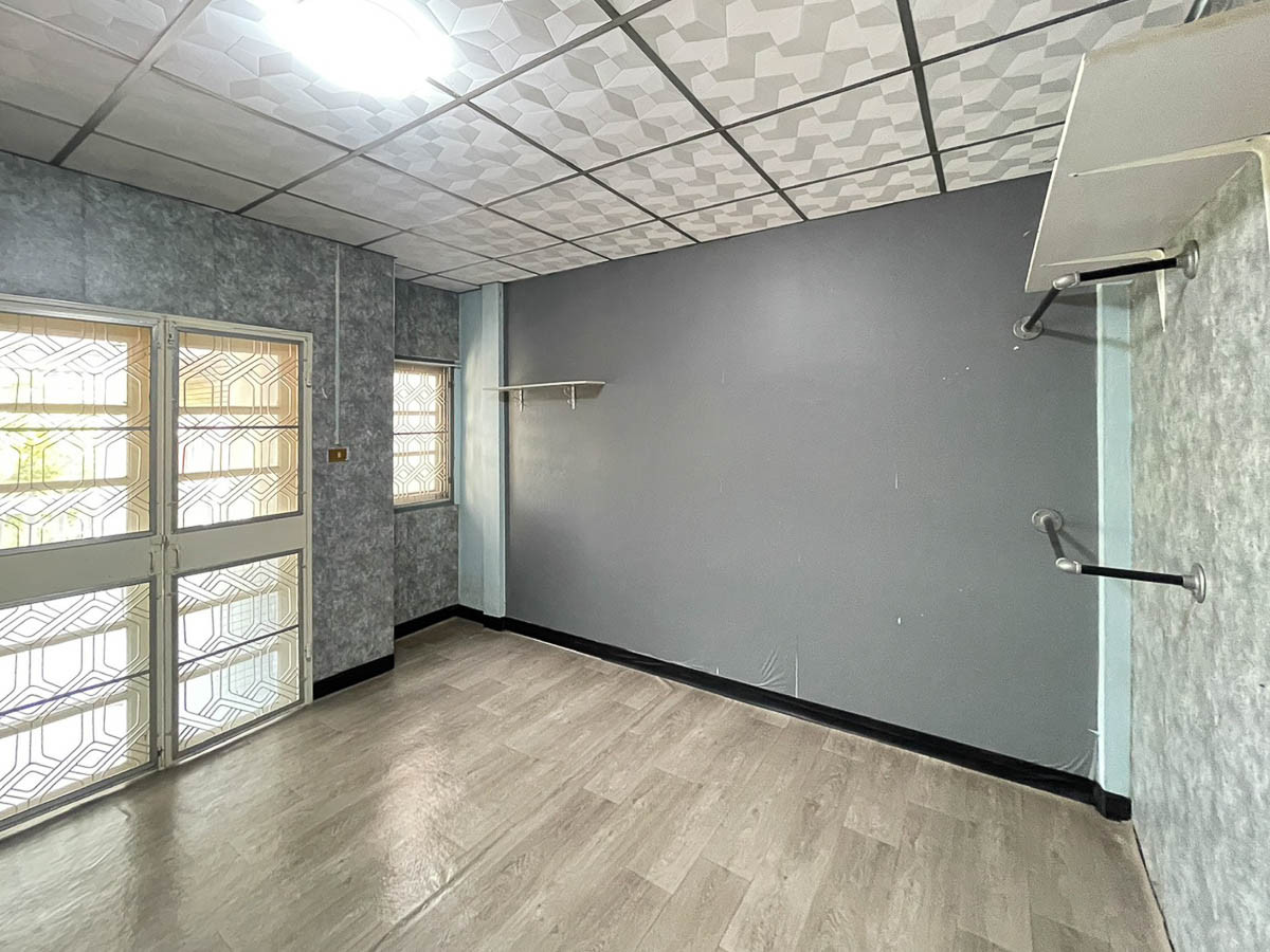 ขายทาวน์โฮมแจ้งวัฒนะ เมืองทอง : ขาย บ้าน Flowery Home ปากเกร็ด บ้านทาวน์เฮาส์ 2 ชั้น แบบ 2 ห้องนอน 17 ตรว 110 ตรม สภาพดี ใกล้ ติวานนท์ ศรีสมาน ดอนเมือง อิมแพ็ค เมืองทองธานี แจ้งวัฒนะ : EL26S-002