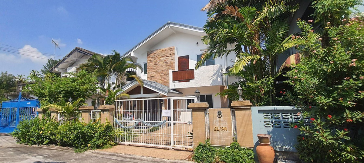 ให้เช่าบ้านบางนา แบริ่ง ลาซาล : ให้เช่า บ้านเดี่ยว 2 ชั้น ม.กฤตยา ใกล้สนามกอล์ฟซัมมิท วินด์มิลล์บ้านสวย พร้อมอยู่ ราคา 20,000 บาท