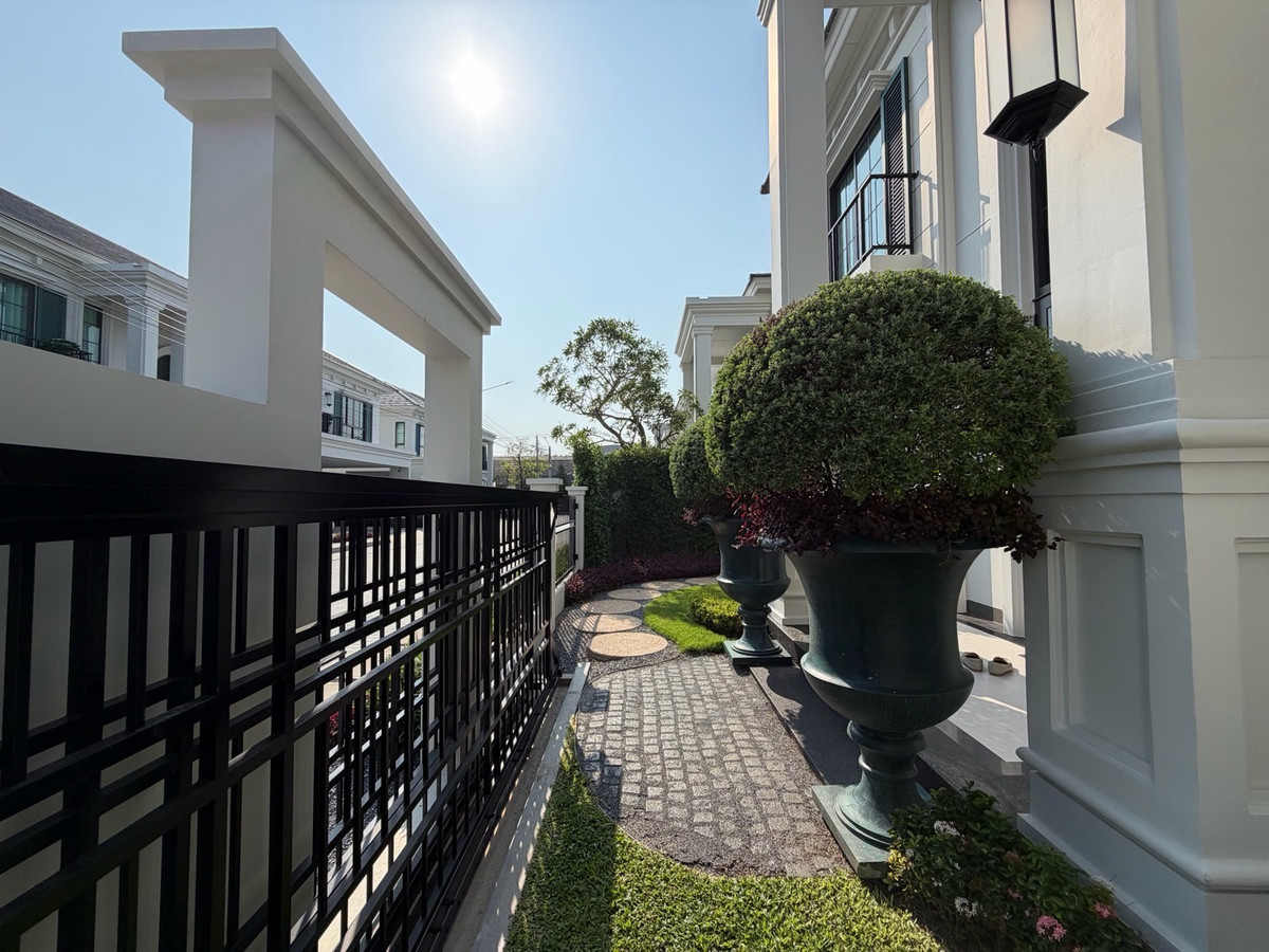 ให้เช่าบ้านบางนา แบริ่ง ลาซาล : ให้เช่าบ้านเดี่ยวหรู เศรษฐสิริ บางนา กม.10 บ้านเดี่ยวดีไซน์โมเดิร์น เรียบหรู ฟังก์ชันลงตัว เหมาะสำหรับครอบครัวที่ต้องการความเป็นส่วนตัวในโครงการระดับพรีเมียม