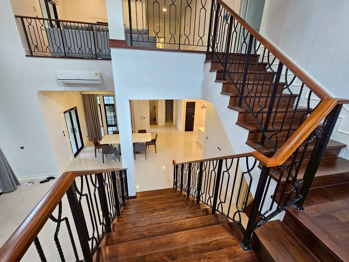 HousePattanakan, Srinakarin : Palazzo Srinakarin for rent or sale