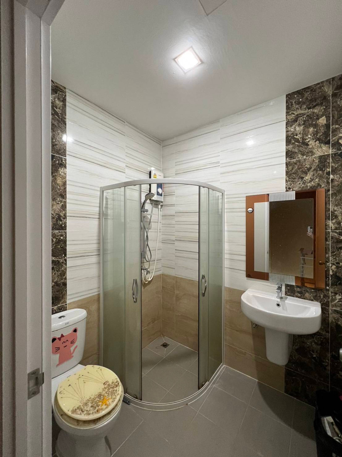 For RentTownhomeThaphra, Talat Phlu, Wutthakat : Golden Town Sathorn - Kanlapaphruek / 3 Bedrooms (FOR RENT) BALL292